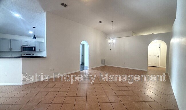 Building Photo - 10827 Laxton St