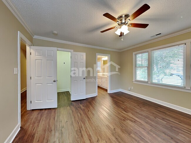 Building Photo - 4700 Forest Highland Dr