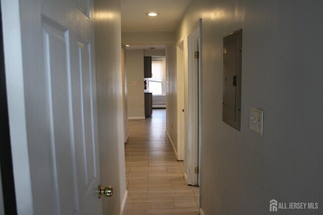 Building Photo - 899 Green St