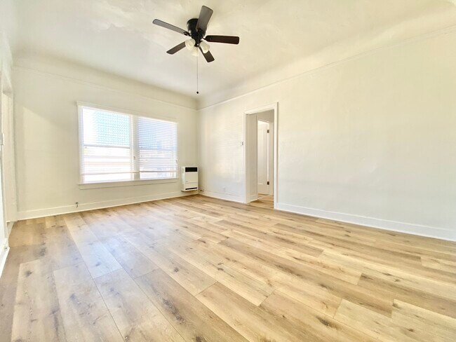 Building Photo - 454 S Catalina St
