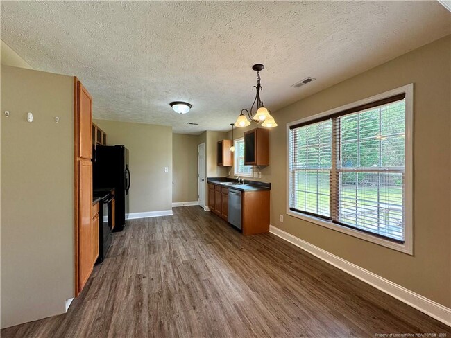 Building Photo - 230 Hunters Creek Dr