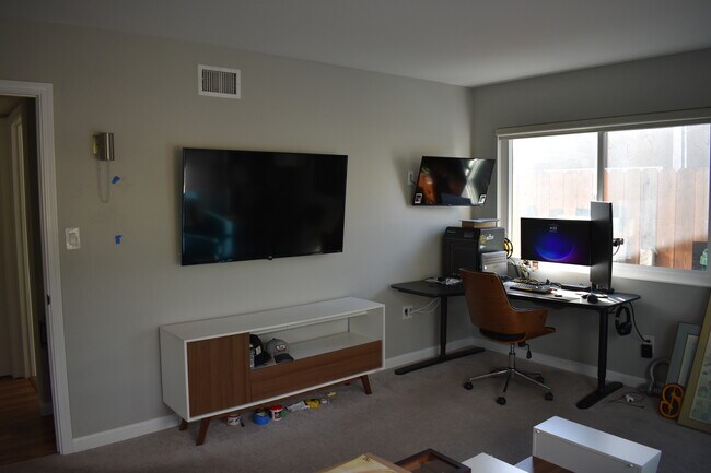 Building Photo - 6671 Jackson Dr