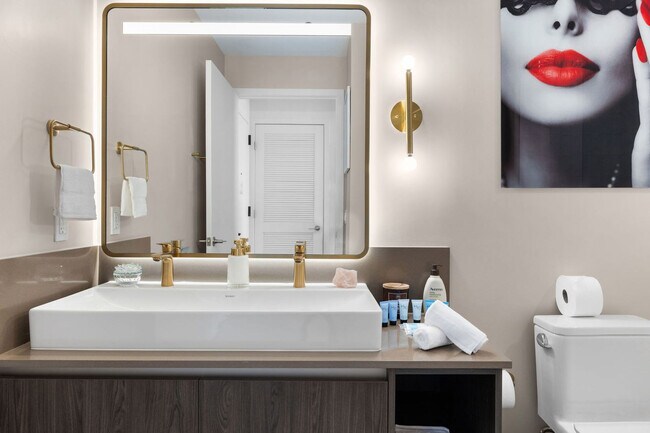 Building Photo - 159 NE 6th St