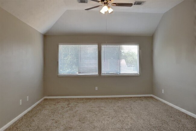 Building Photo - 16935 Valley Palms Dr