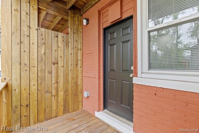 Building Photo - 2282 Belvidere St