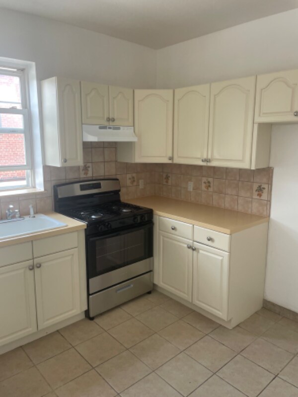 Building Photo - 0 Cromwell Ave