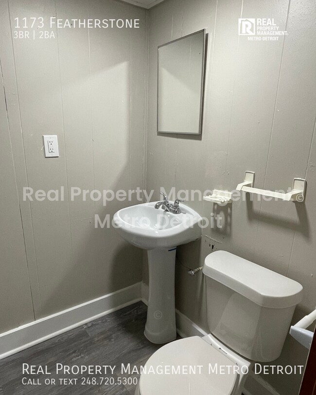 Building Photo - 1173 Featherstone-