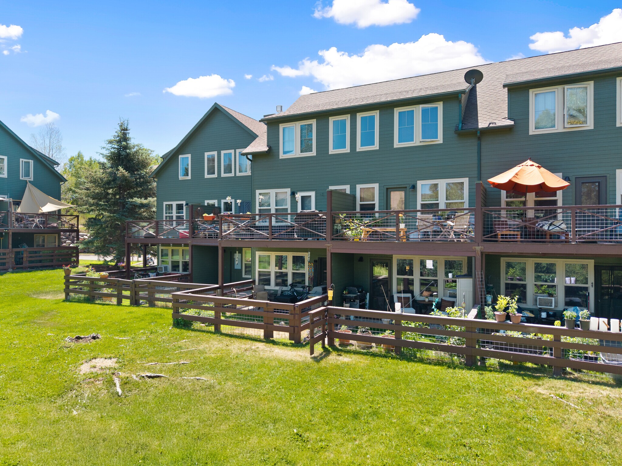 Building Photo - 512 Lakeside Dr