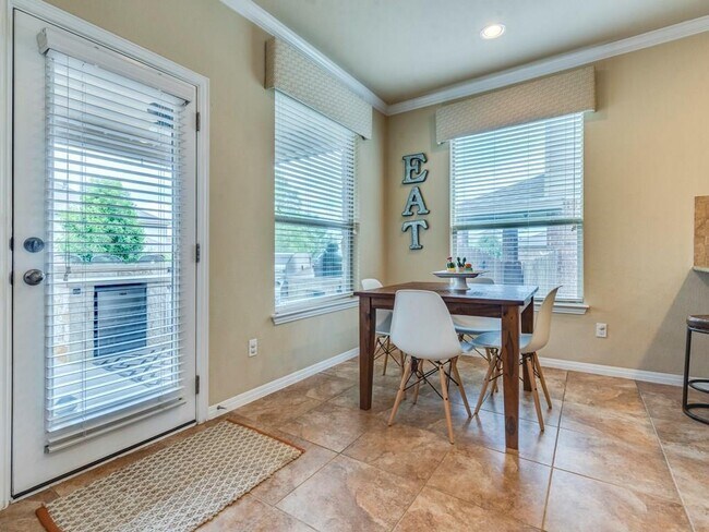 Building Photo - 2816 Canyon Valley Run