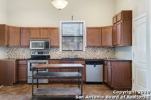 Building Photo - 321 Grove Ave