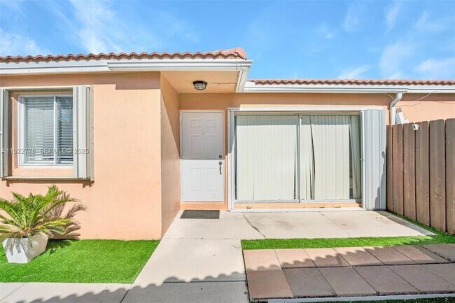 Building Photo - 17101 SW 142nd Pl