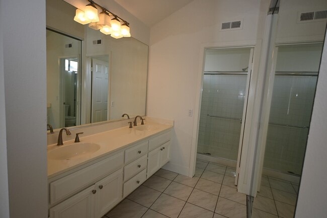 Building Photo - Immaculate 2 story 3 bedroom 2.5 bath house in Laguna Niguel
