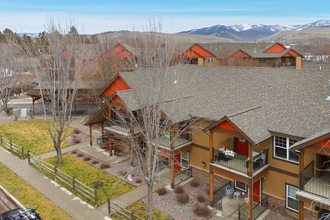 Building Photo - *PET FRIENDLY* 2 Bed 2 Bath Condo