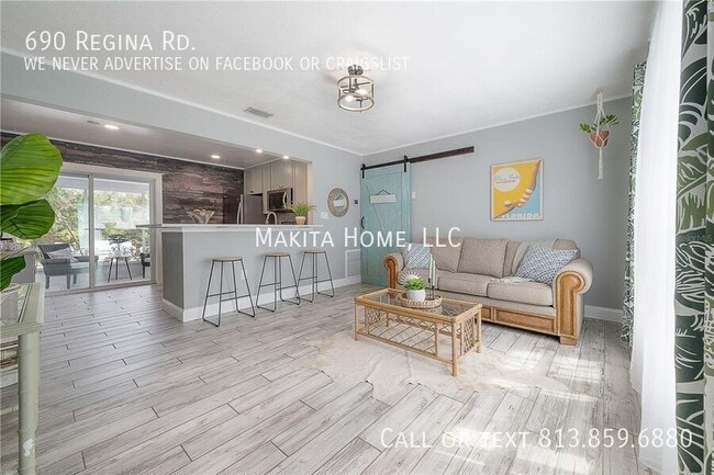 Building Photo - 690 Regina Rd