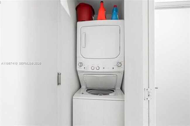 Building Photo - 55 SW 9th St