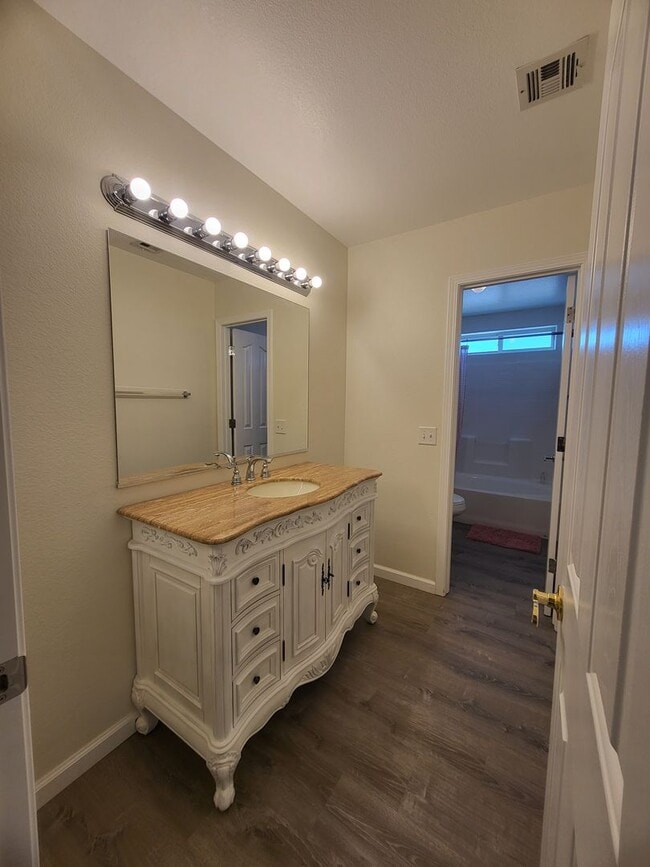 Building Photo - GOLDEN SPRINGS RANCH U8 - W. Betty Avenue