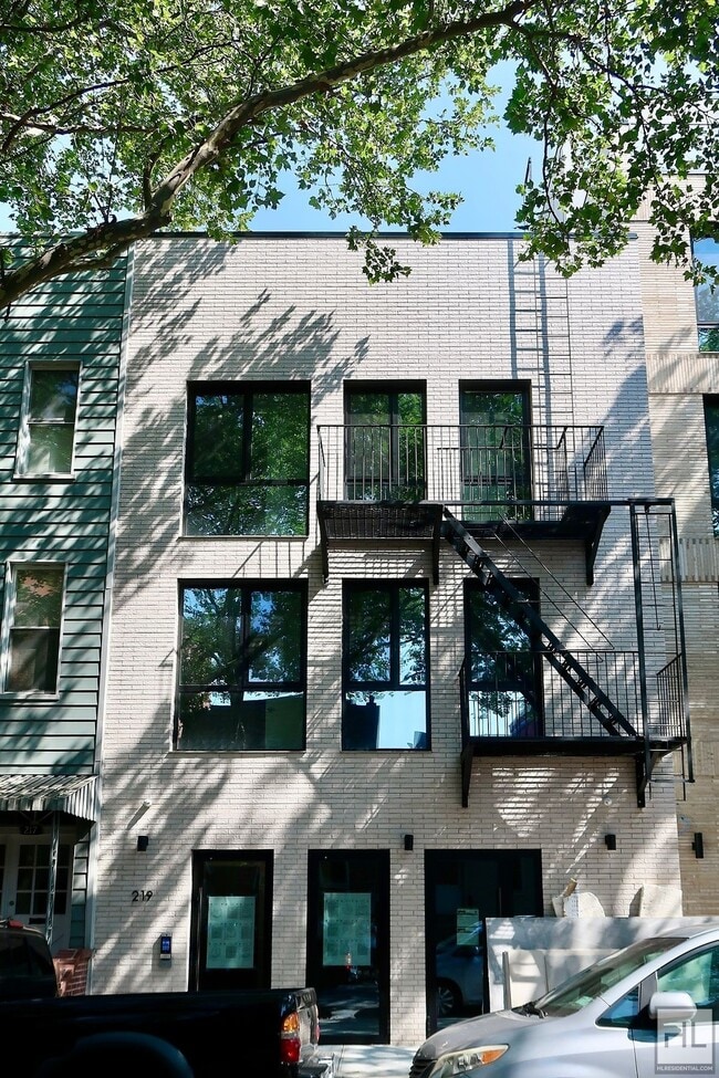 Building Photo - Frost Street #2