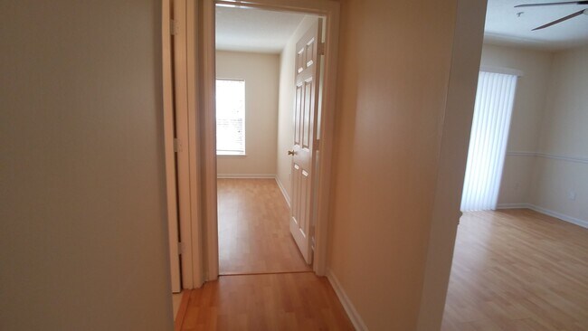 Building Photo - Beautiful 2/2 condo for rent next to Waterford Lakes Town Center and UCF