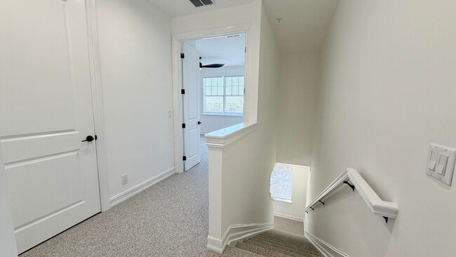 Building Photo - 810 3rd Ave N
