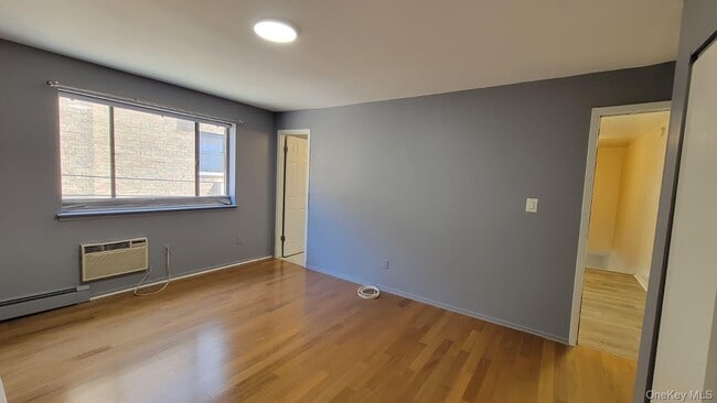 Building Photo - 6201 Spencer Terrace