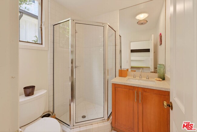 Building Photo - 16015 W Northfield St