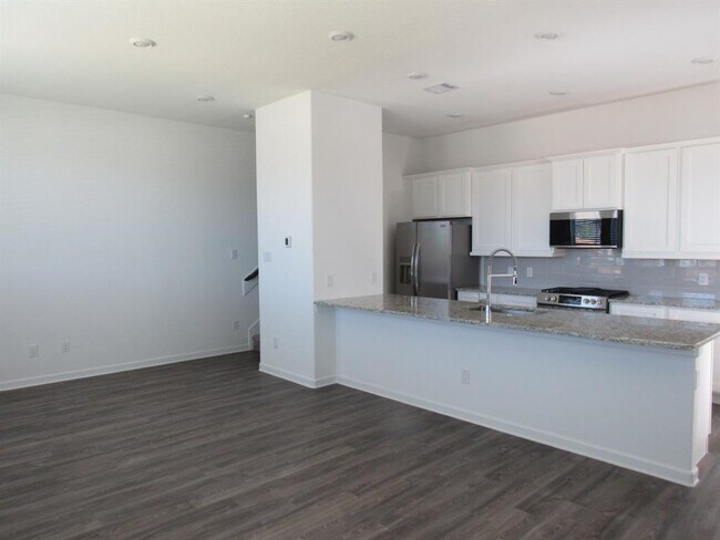 Building Photo - 562 Dry Fork Ln