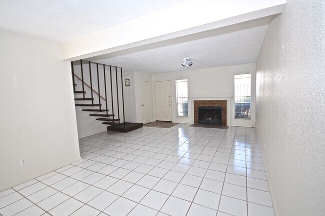 Building Photo - 6111 Beverly Hill St