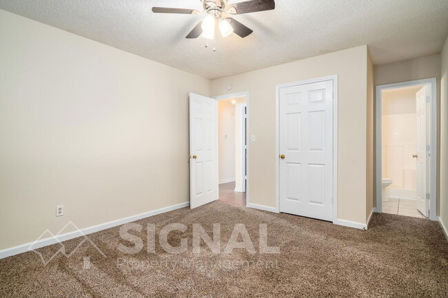 Building Photo - 1300 Yukon St