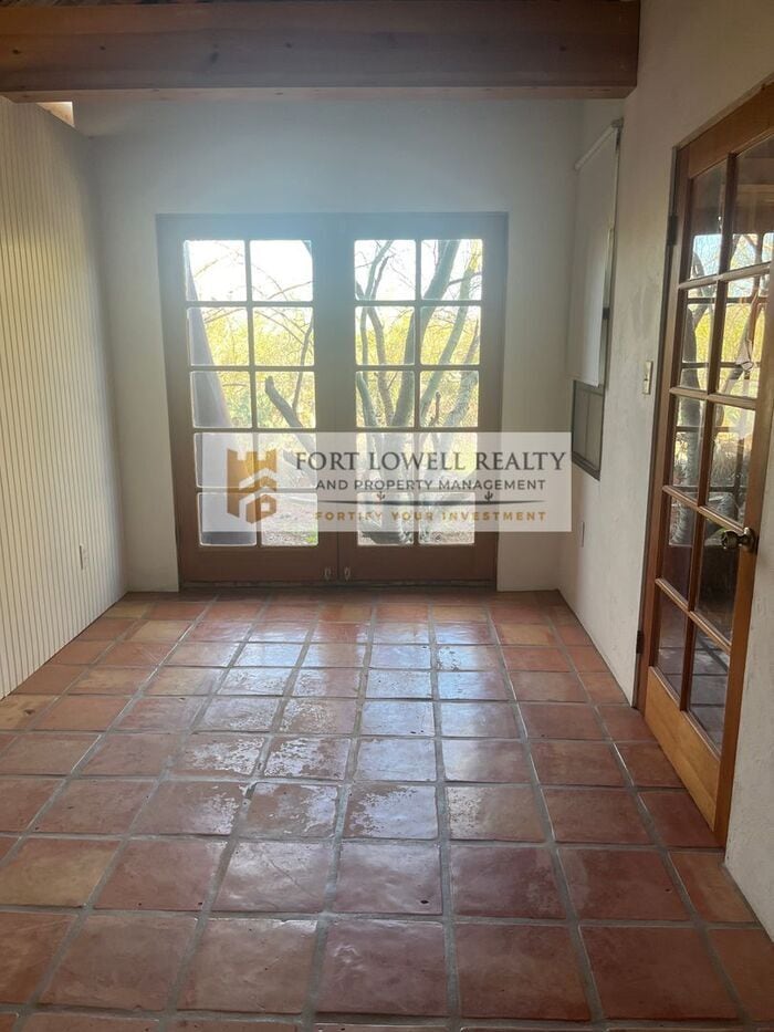 Building Photo - 2747 S Kinney Rd