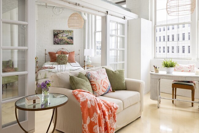 Building Photo - 200 Market St