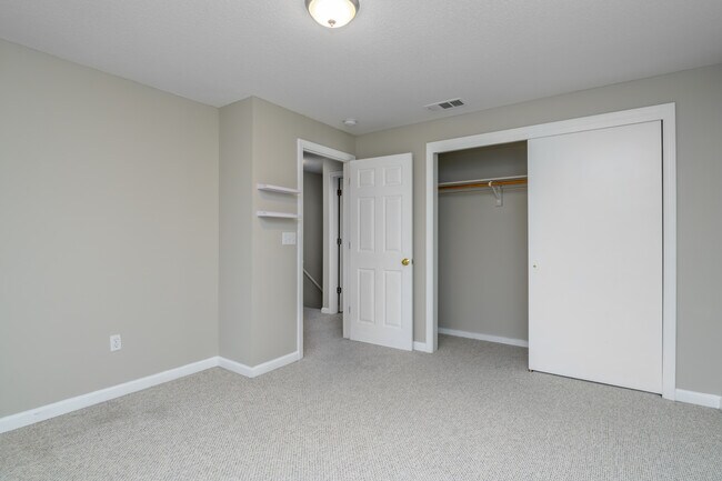 Building Photo - 3 Periwinkle Ln