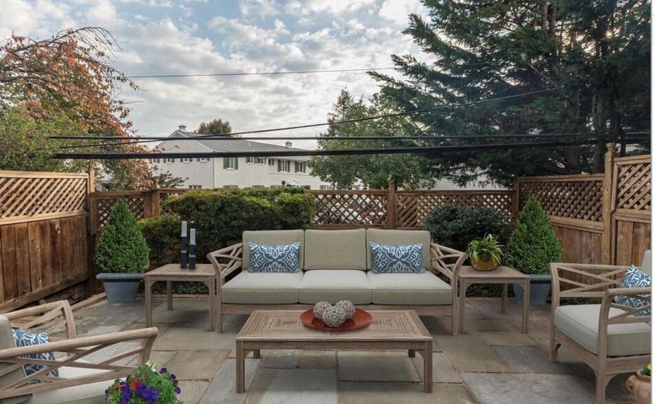 Building Photo - 9703 Whitley Park Pl