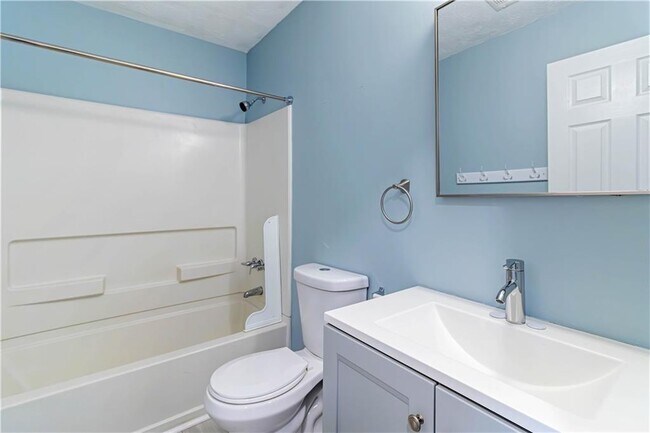 Building Photo - 973 Ashwood Green Ct