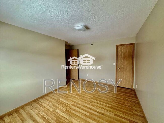 Building Photo - 5924 Sutton Pl