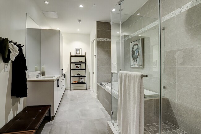 Building Photo - 4521 San Felipe St