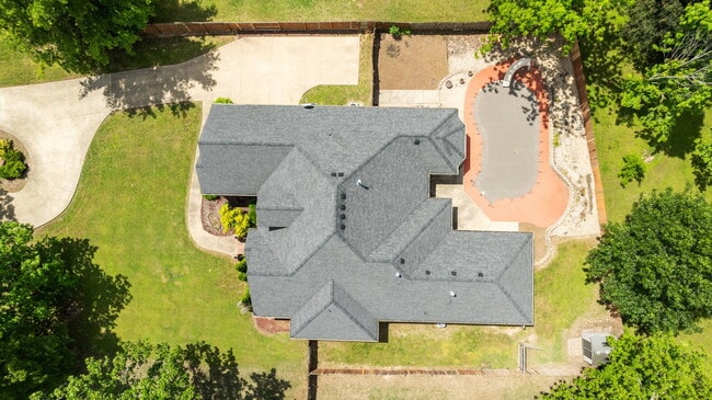 Building Photo - Luxury Bentonville Home with Private Saltwater Pool