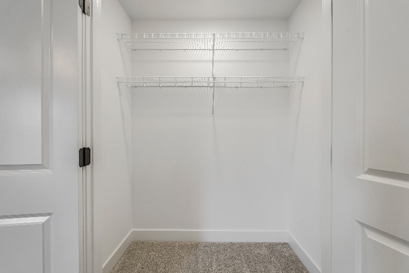 Building Photo - 13 Barnyard Cir