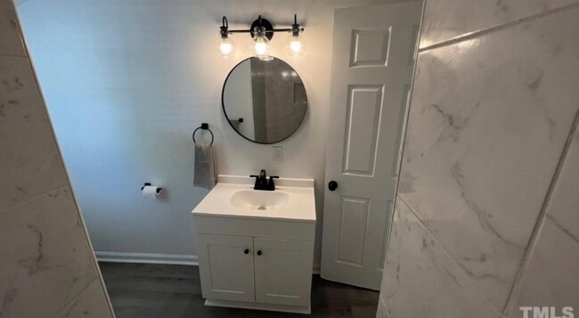 Building Photo - 1012 Elm St