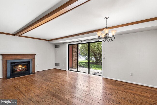 Building Photo - 403 Mountainview Dr