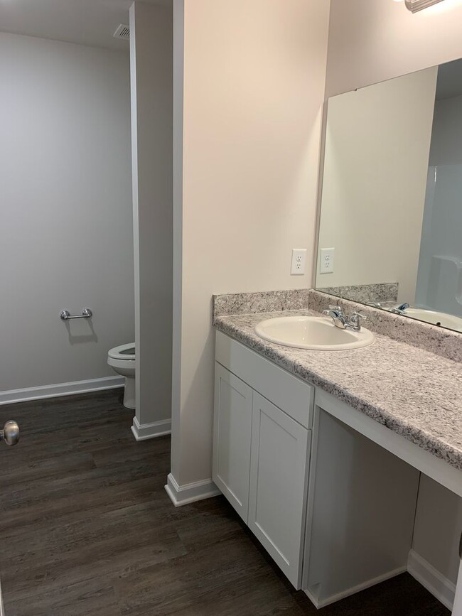 Building Photo - *Pre-leasing* Three Bedroom | Two Bathroom...