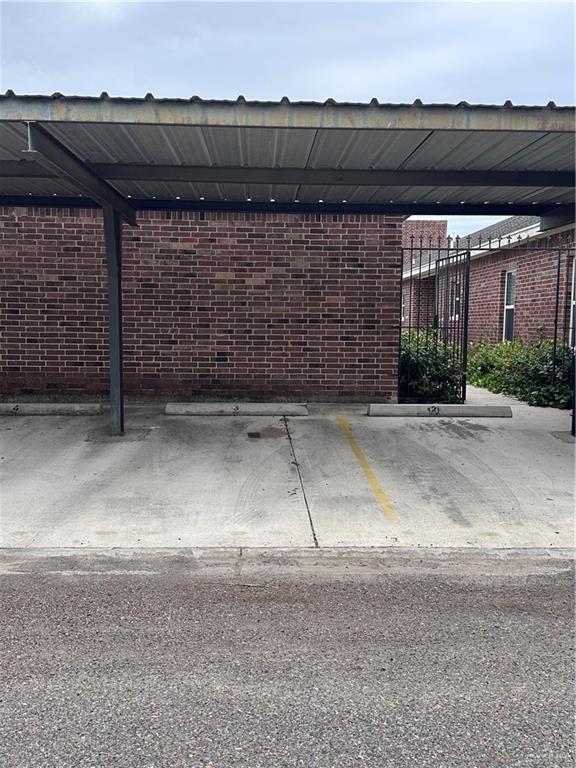 Building Photo - 12 W Primrose Ave