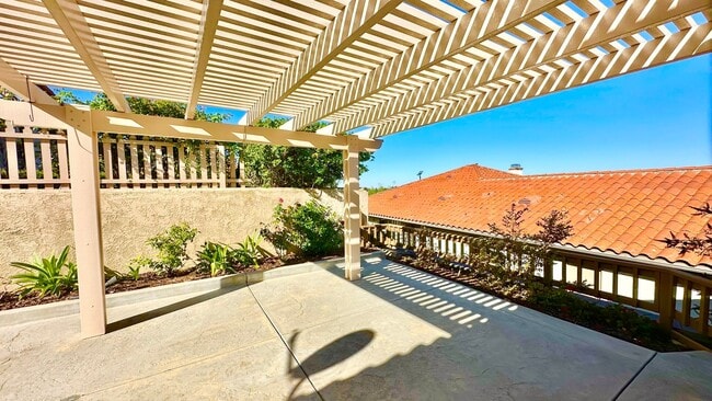 Building Photo - Wonderful Single-Story with Lots of Space ...