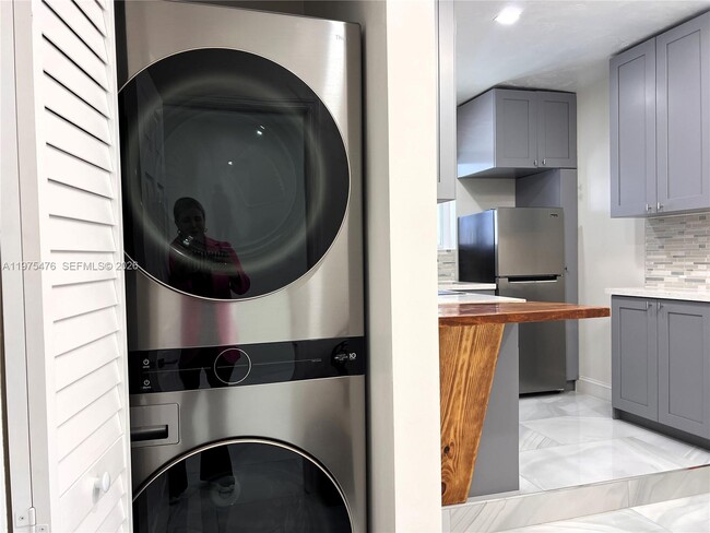 Building Photo - 451 NW 42nd Ave