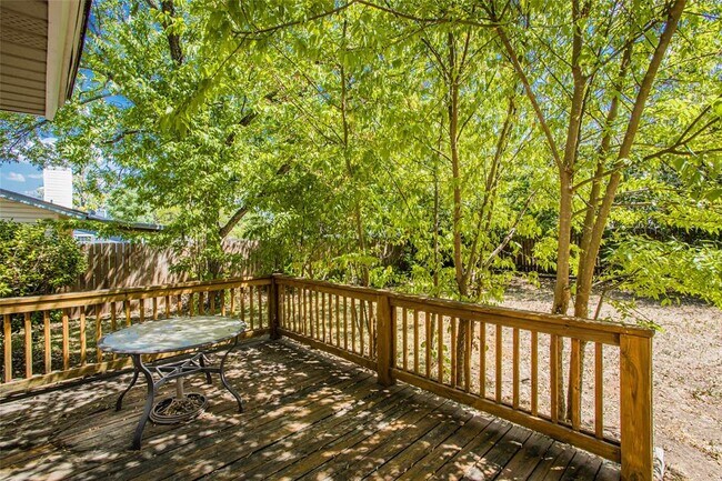 Building Photo - 3611 Gable Dr