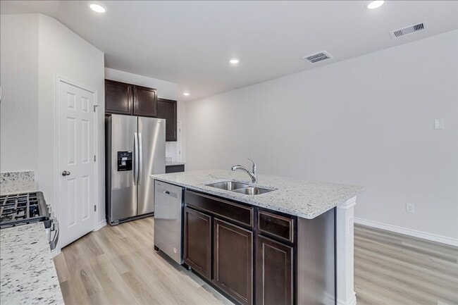Building Photo - 1634 Comfy Wy