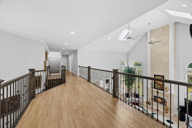 Building Photo - 9200 Falling Waters Dr W