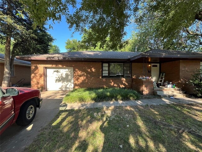 Building Photo - 1603 Franklin Dr