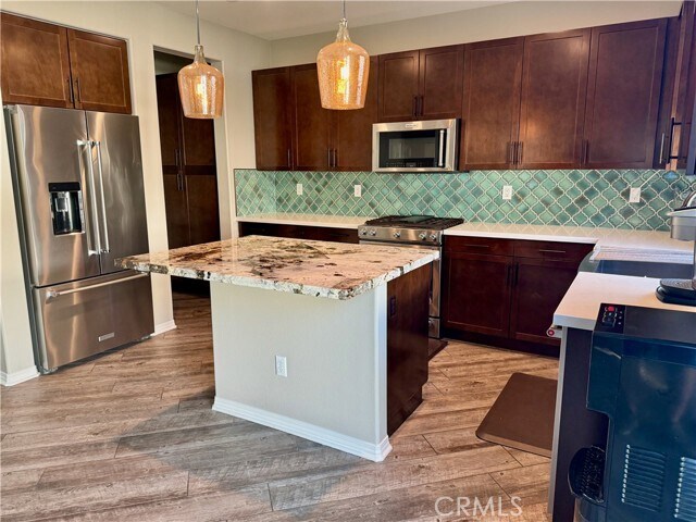 Building Photo - 200 Cascade Terrace