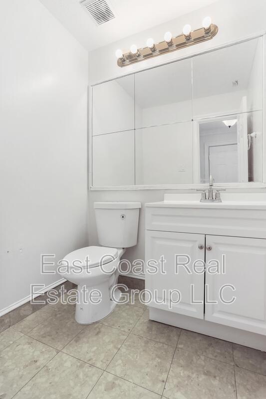 Building Photo - 5257 Earles Ct