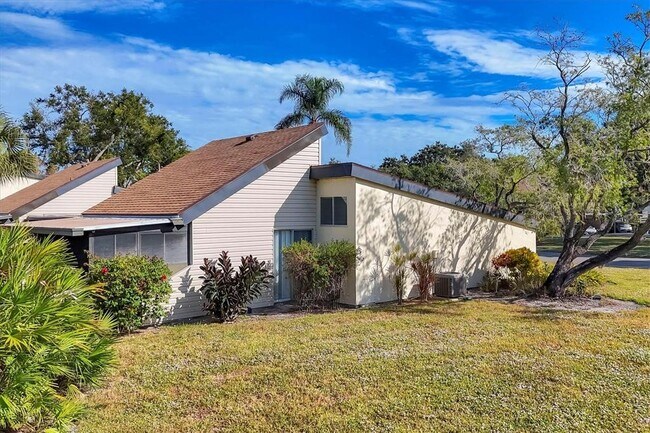 Building Photo - 680 White Pine Tree Rd